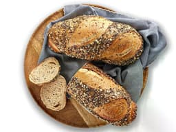 Domaći beskvasni kruh sa sjemenkama