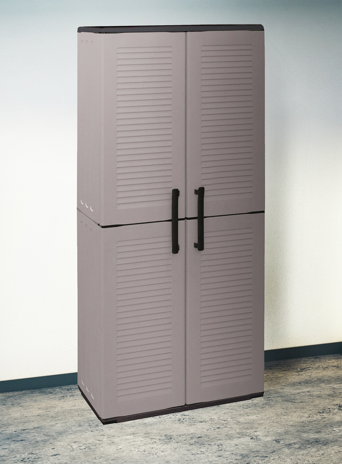 Ormar - Akcija u trgovini Pevex