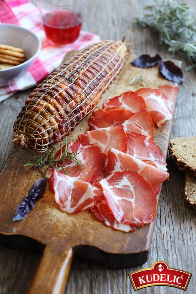 Pečeni vrat cca 1 kg KUDELIĆ - Akcija u trgovini Stanić Diskont