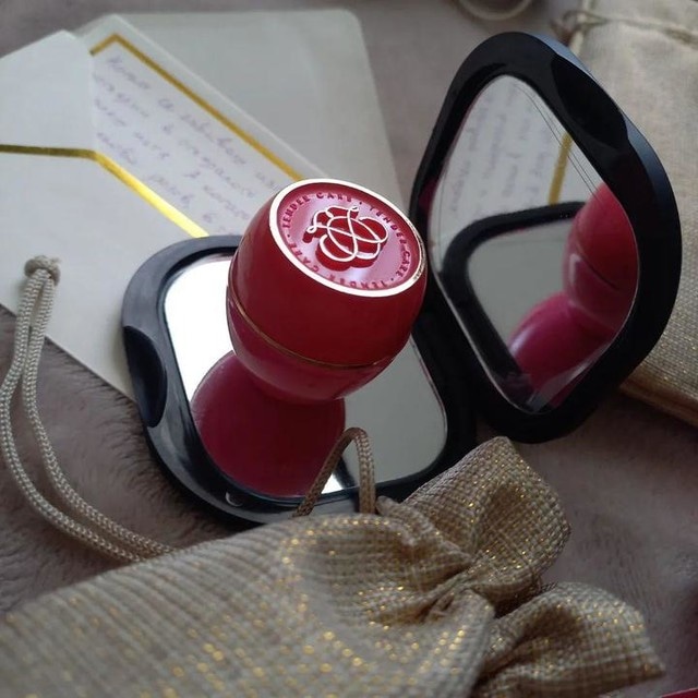 Oriflame Univerzalni balzam sa slatkom šljivom 10,5 ml - Akcija u trgovini Oriflame