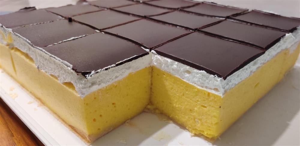 Kolač Kremšnita za ekipu 840 g - Akcija u trgovini Interspar