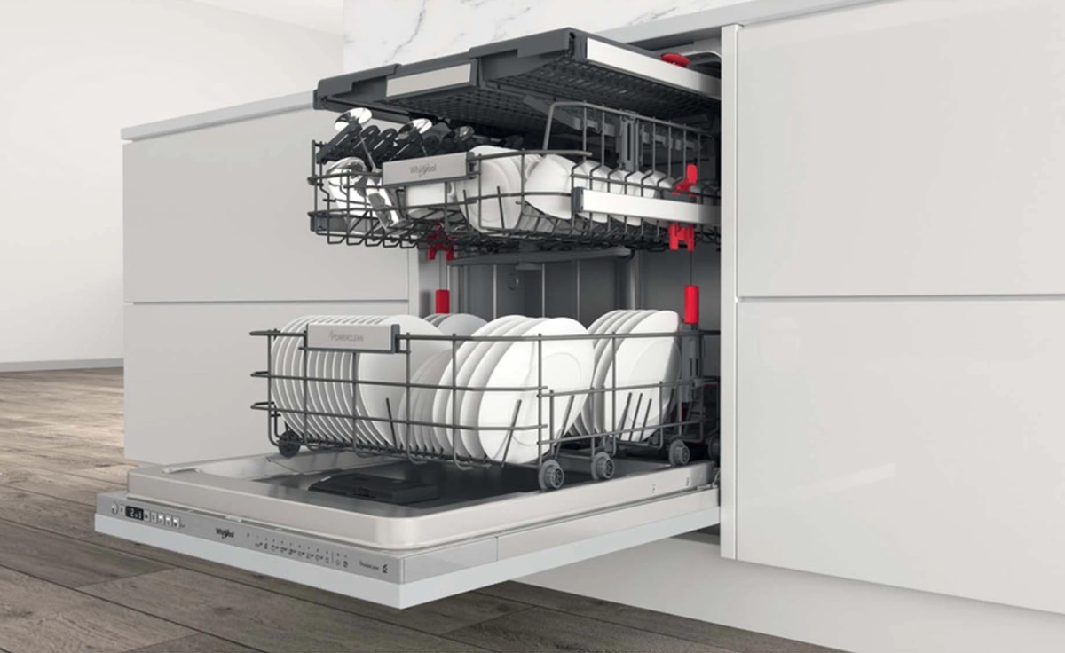 Ugradbena perilica posuđa Whirlpool WIO 3T133 PLE Akcija u trgovini Harvey Norman