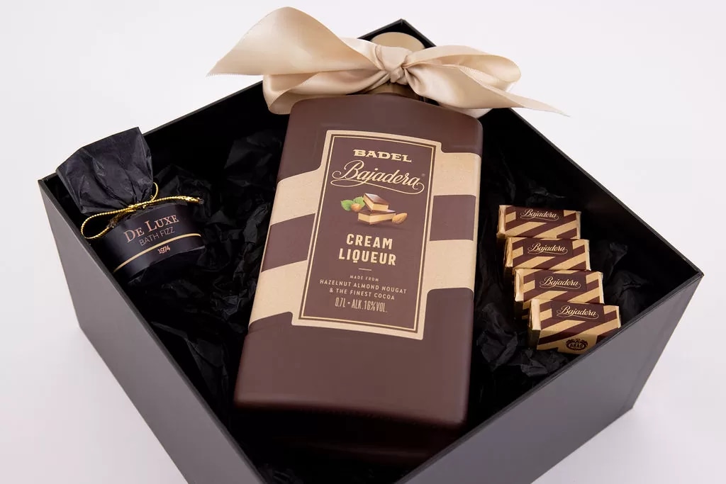 Poklon paket Liker Bajadera + Praline Bajadera 0,7 L Badel - Akcija u trgovini Interspar