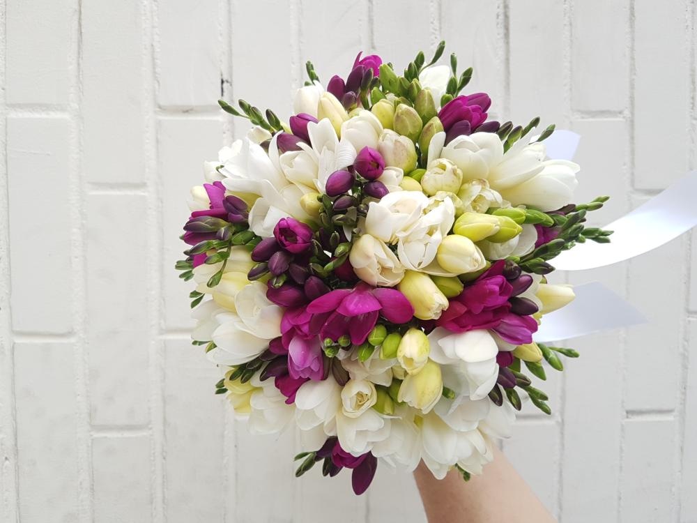 Buket Fresia pakiranje od 9 komada - Akcija u trgovini Kaufland