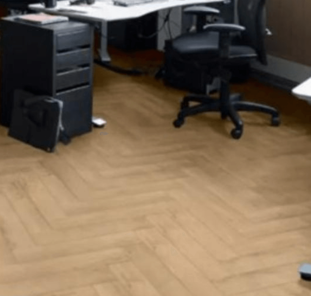 Laminat Hrast Extreme Herringbone - Akcija u trgovini Merkury