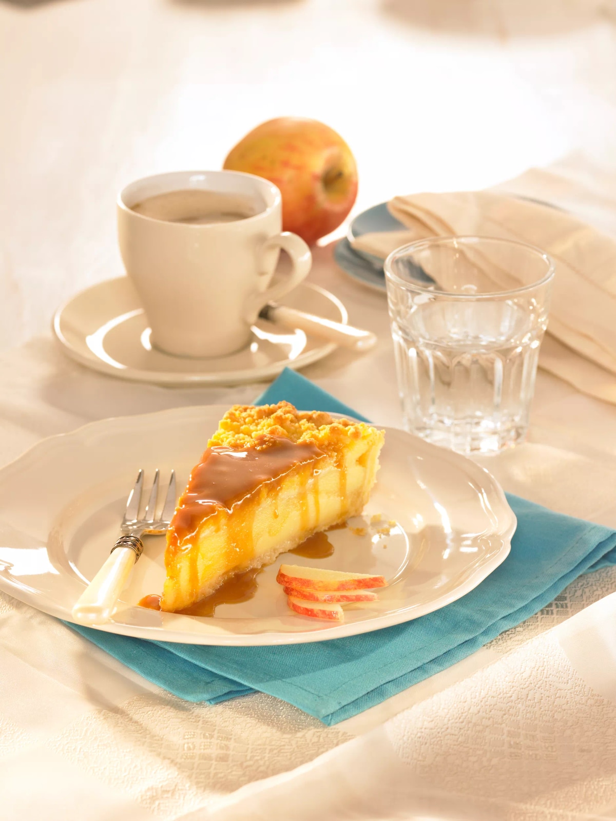 Hunky Chunky Apple Pie sa šalicom kave - Akcija u trgovini Lesnina