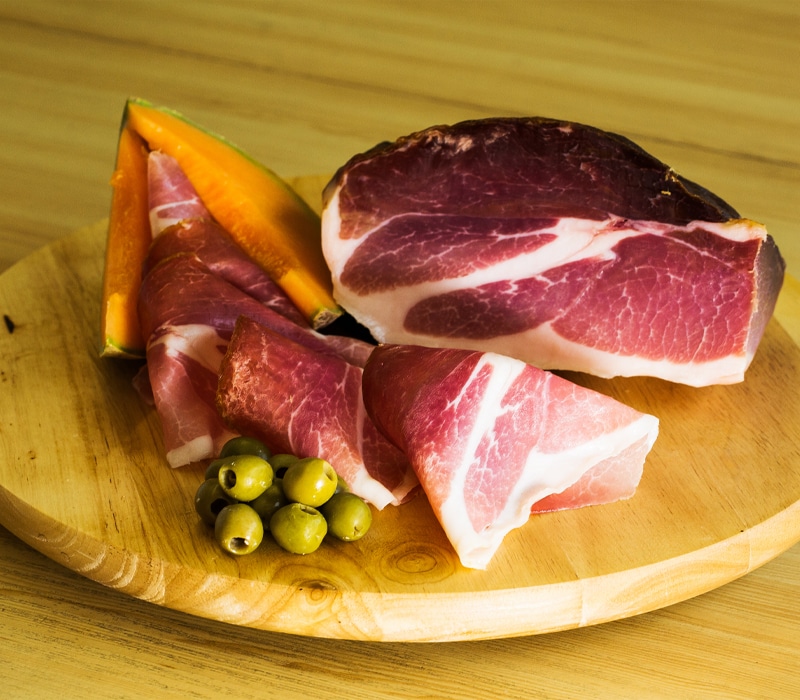 Pršut bez kosti i kože 1 kg - Akcija u trgovini Ribola