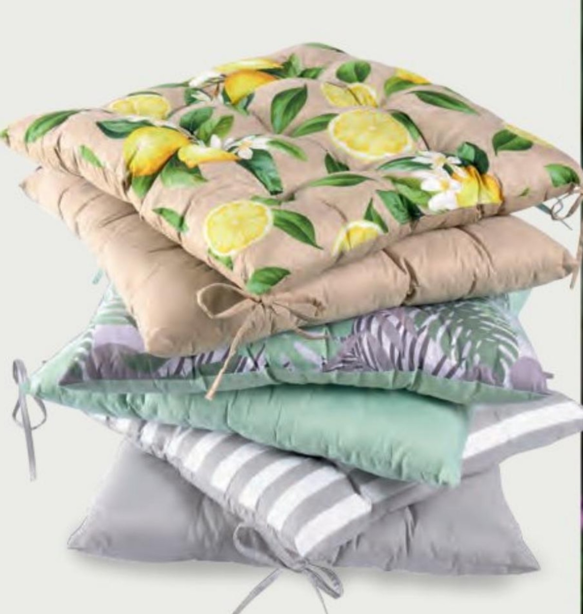 Jastuk za stolicu cca 45 cm x 45 cm - Akcija u trgovini NKD