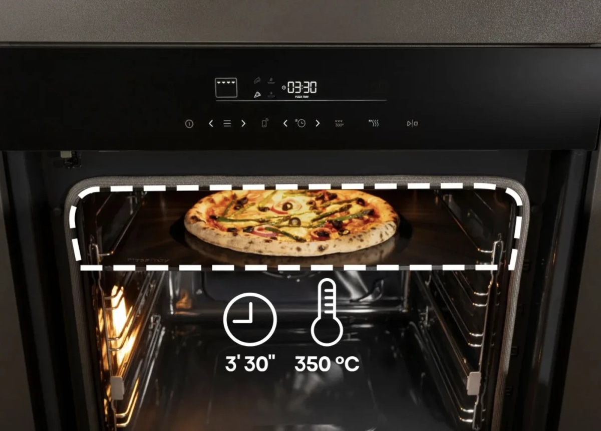 Pirolitička pećnica Hisense HO66F8 PizzaChef Akcija u trgovini Harvey Norman