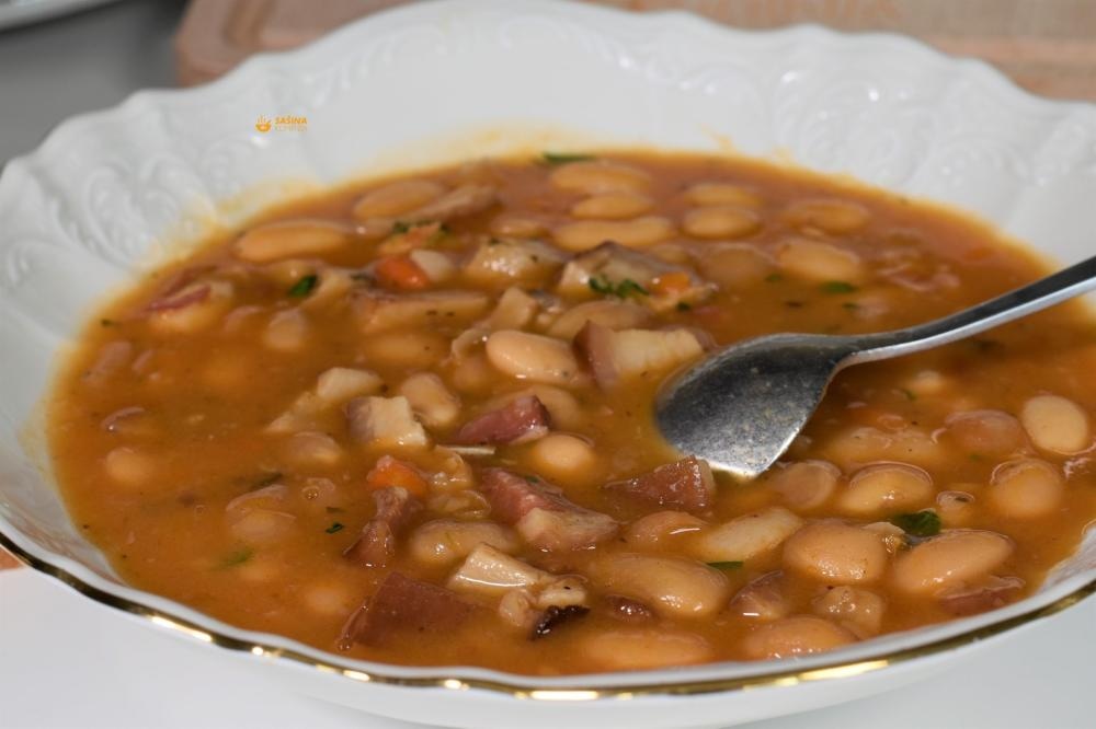 Grah varivo sa hamburškom slaninom 1 kg tutto bene - Akcija u trgovini Interspar