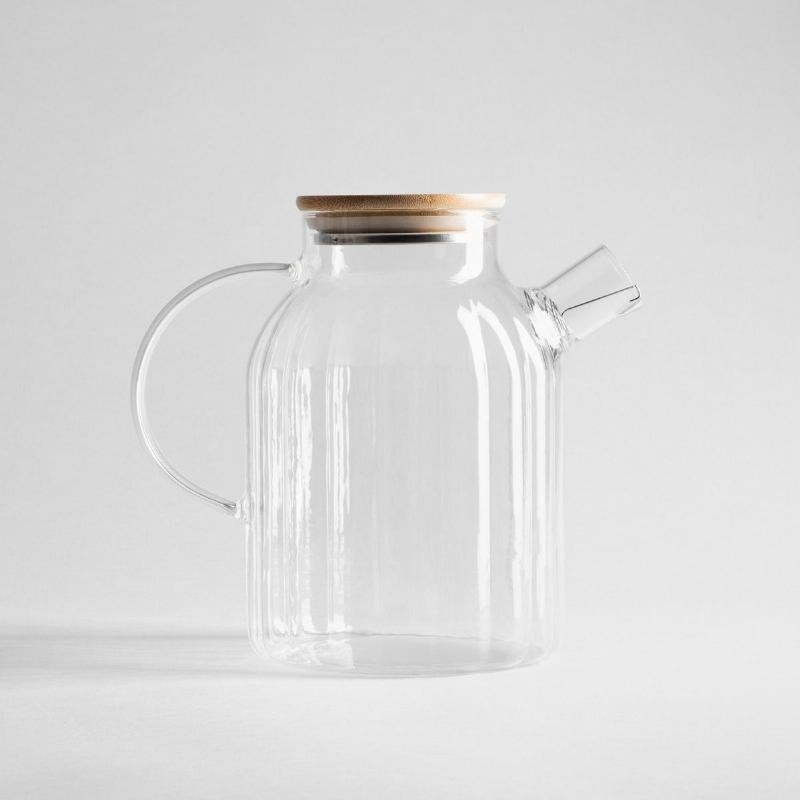 Stakleni vrč s poklopcem od bambusa 1.6 L, 1 kom - Akcija u trgovini Spar