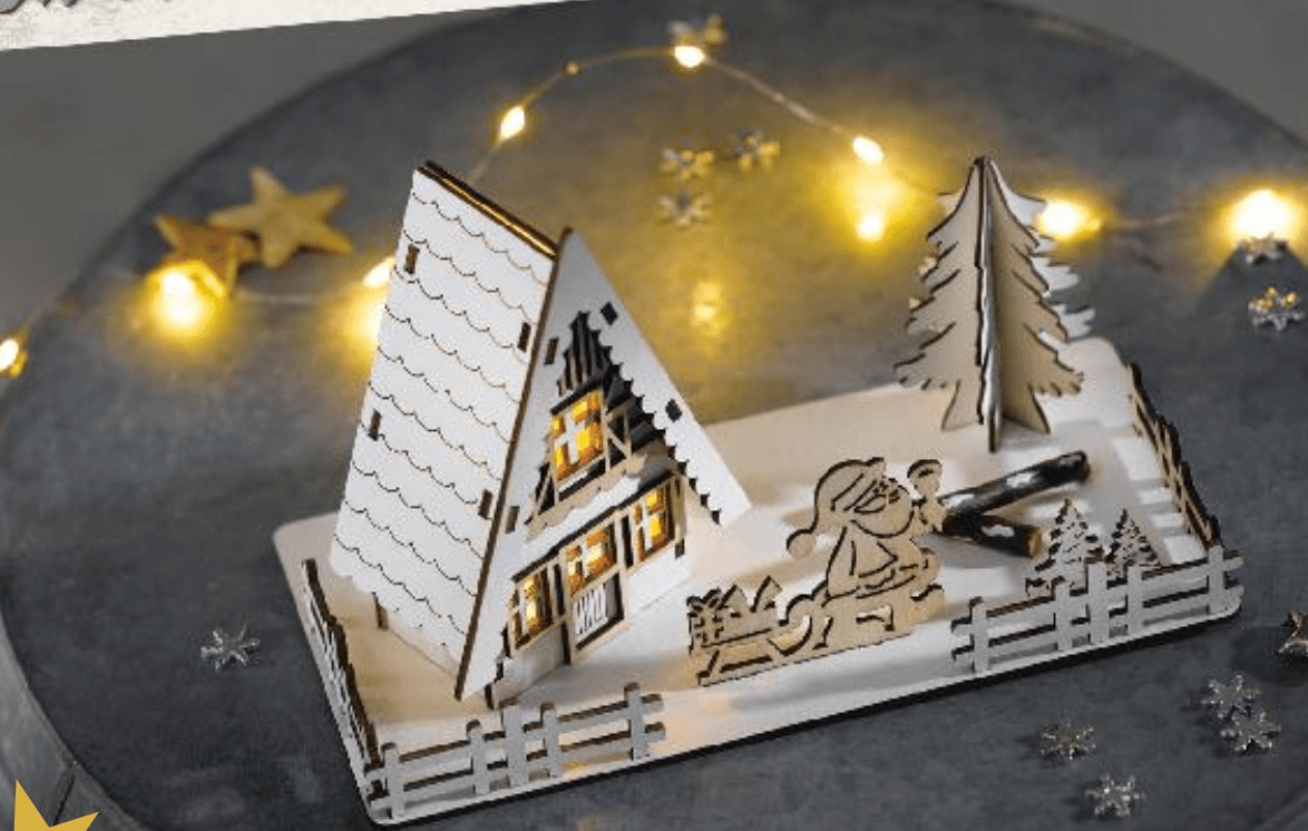 Božićna kućica od drva