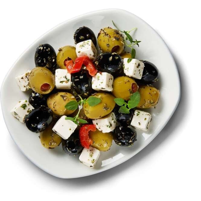 Salata od maslina crne i zelene sa sirom 100 g