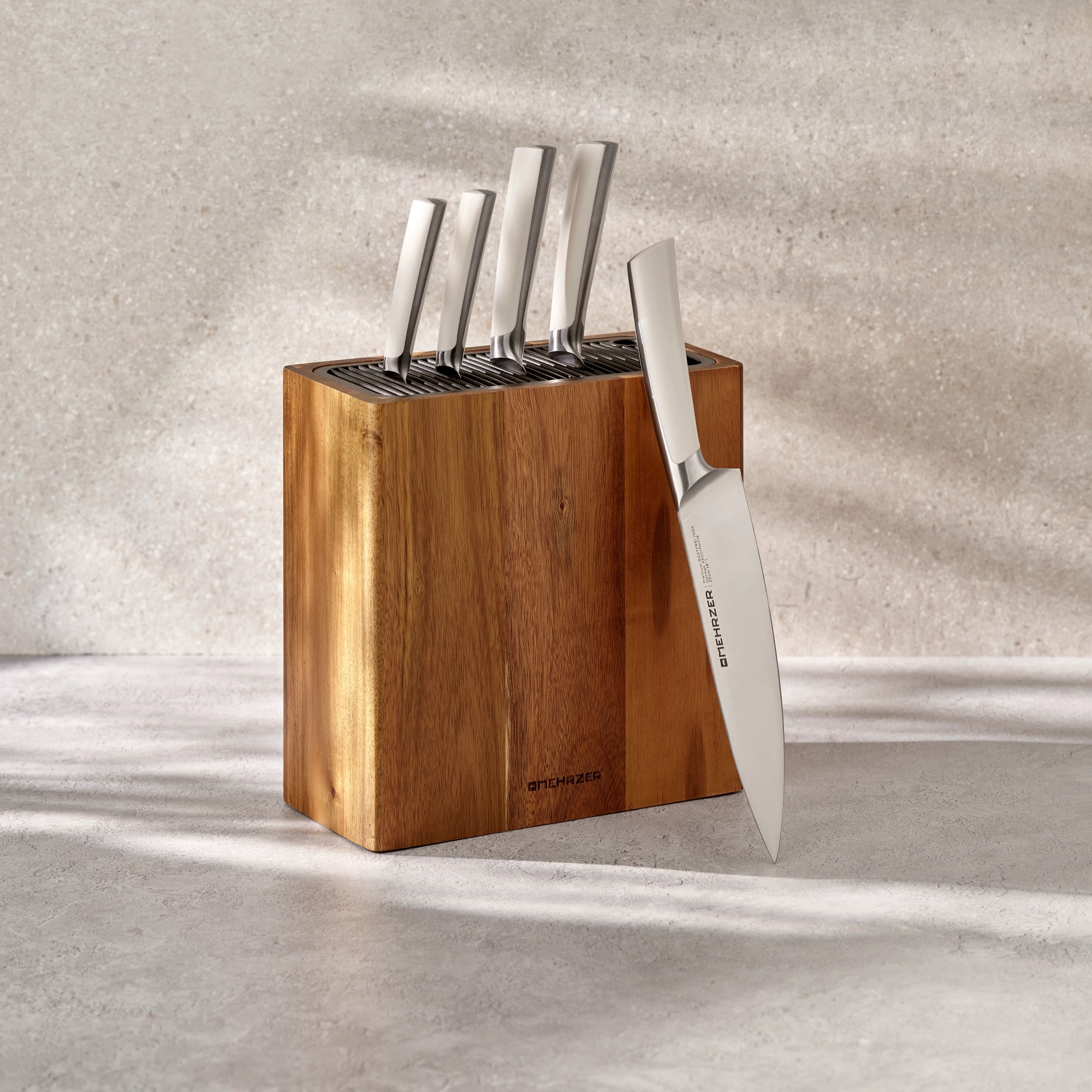 Stalak za noževe i pribor