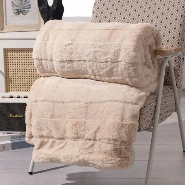 Zimska deka 1 kom - Akcija u trgovini Tommy