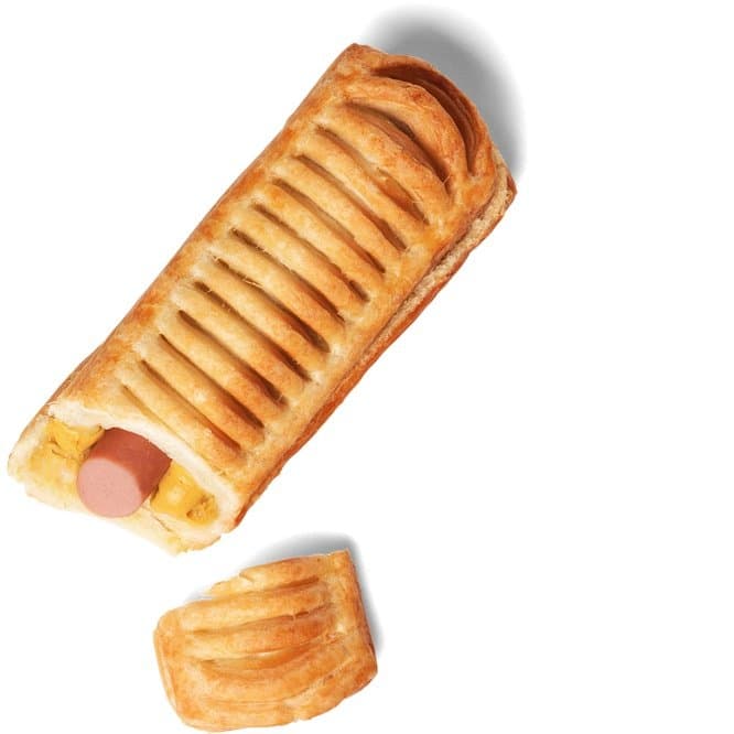 Hrenovka u lisnatom tijestu 95 g Akcija u trgovini Kaufland