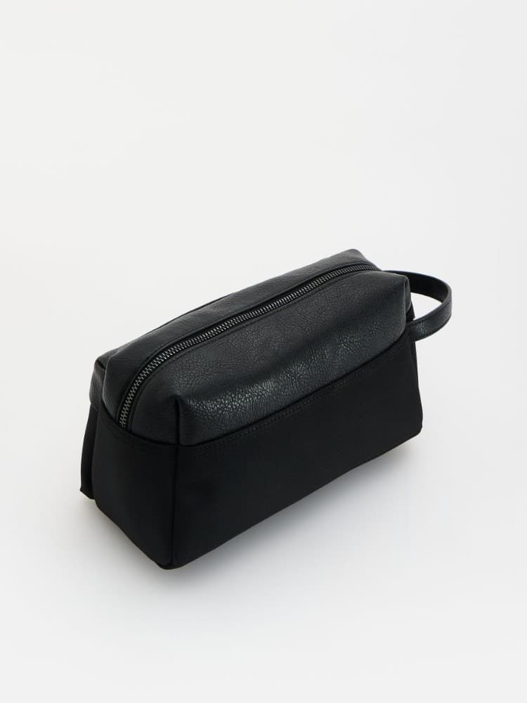 Men's Moments vodoodbojna kozmetička torbica 27 x 15,5 x 9 cm Akcija u trgovini Oriflame