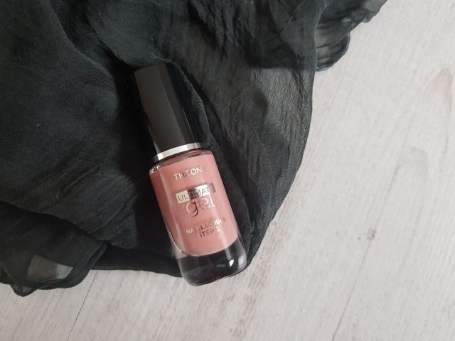 The ONE STHLM Ultimate gel lak za nokte Rosy Mocha 8 ml - Akcija u trgovini Oriflame