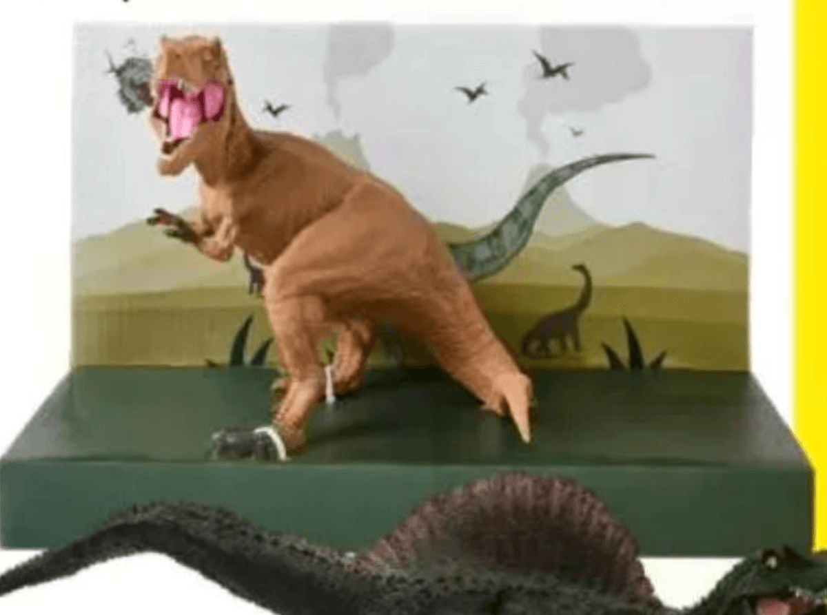 Veliki dinosaur - Akcija u trgovini Tedi