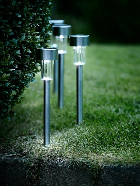 JAKTFALK solarna lampa