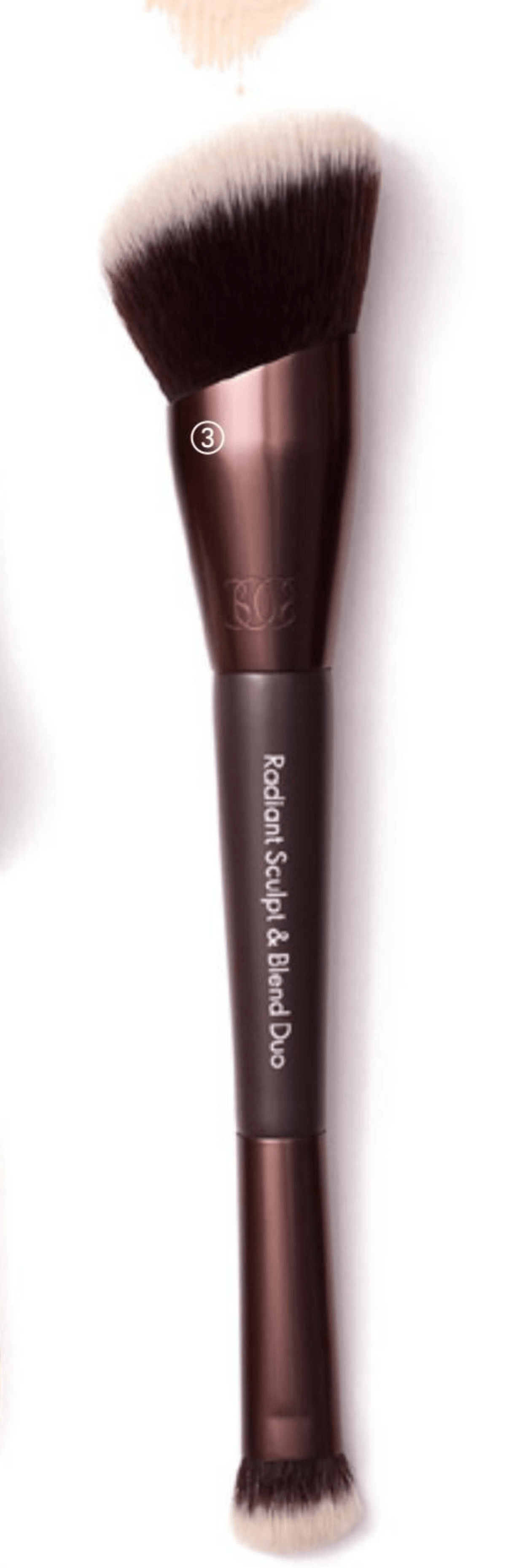 Radiant dvostrani kist za konturiranje i blendanje - Akcija u trgovini Oriflame